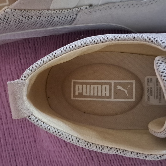 Women's Puma Sneakers - Picture 3 of 6